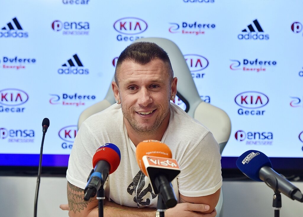 伟德体育平台-卡萨诺：阿莱格里跟魔笛会相处融洽，尽管他当初弃用过皮尔洛