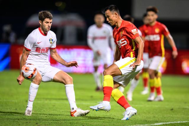 伟德体育首页-张成林首秀难止广州队7轮不胜 间歇期考验郑智