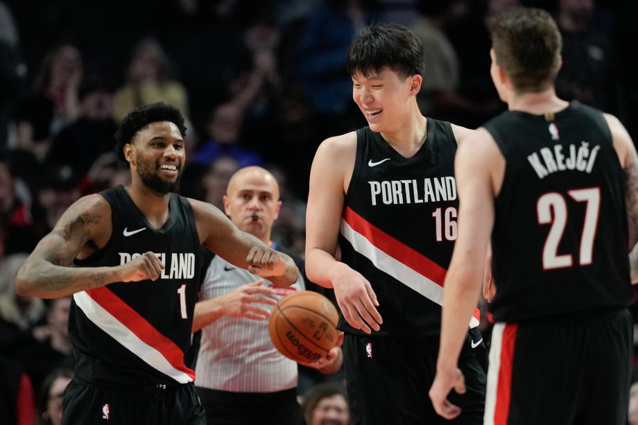伟德体育APP-NBA-杨瀚森5分西亚卡姆22分 开拓者大胜步行者